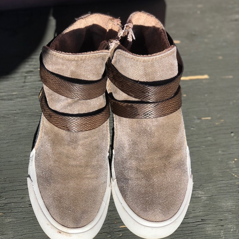 Blowfish booties